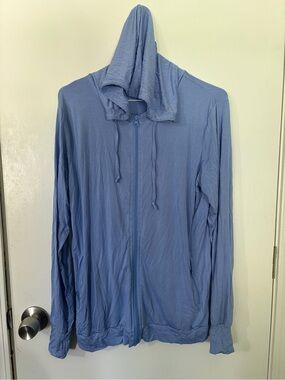 Women’s QBK Medium Lightweight Blue Hooded Zip Jacket Tote12